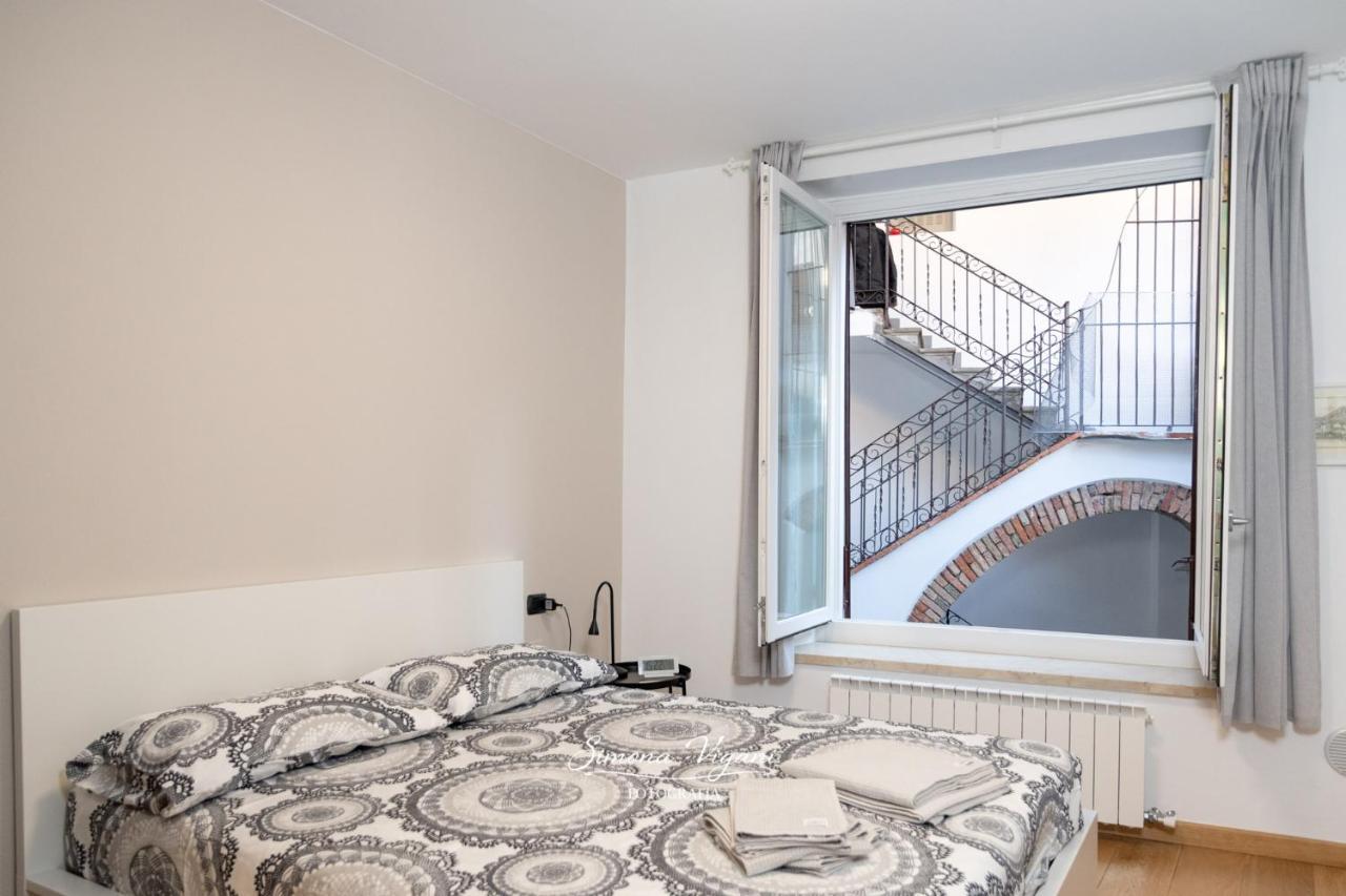 Feel At Home - Nel Cuore Di Lovere Bagian luar foto