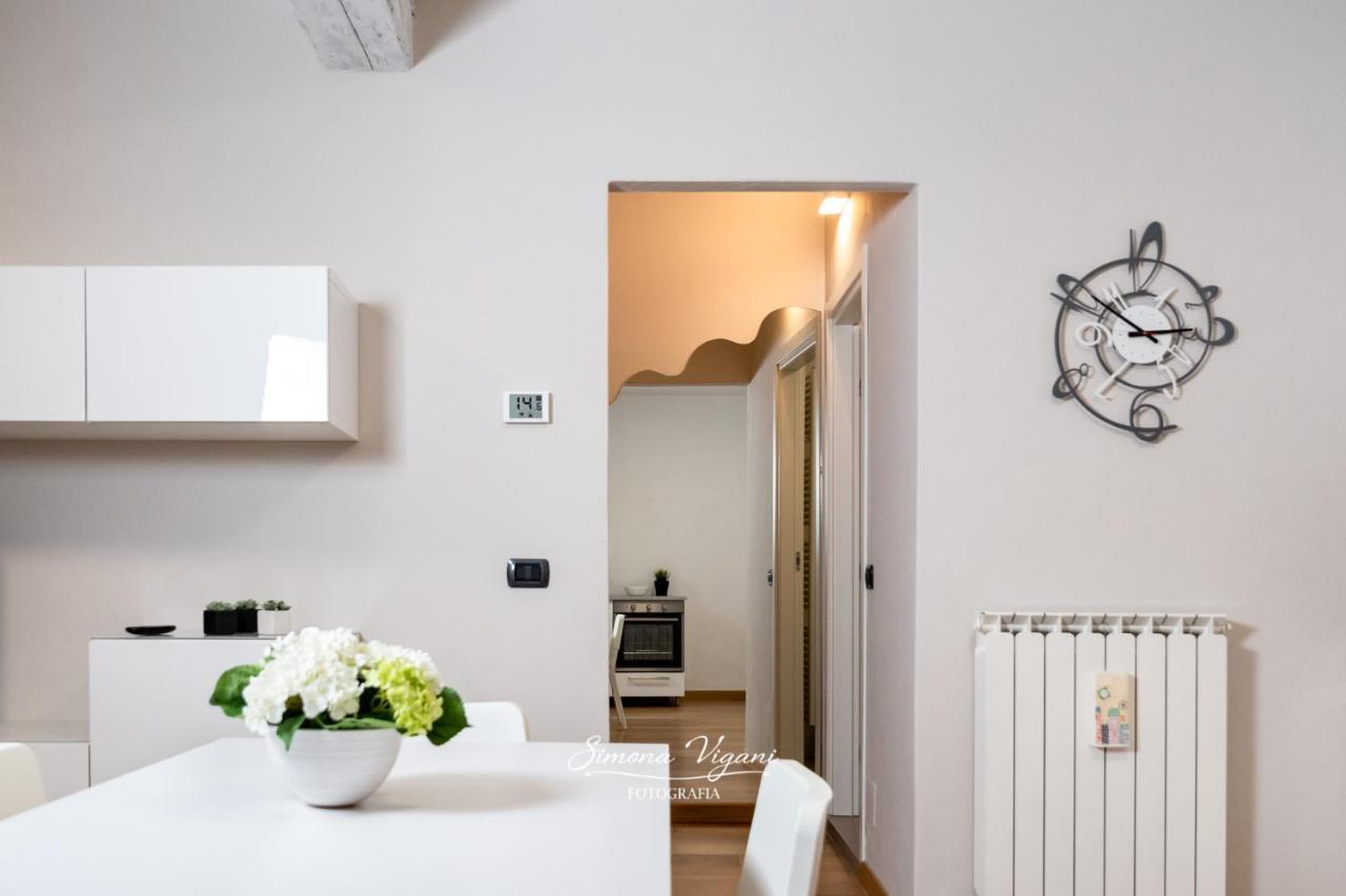Feel At Home - Nel Cuore Di Lovere Bagian luar foto