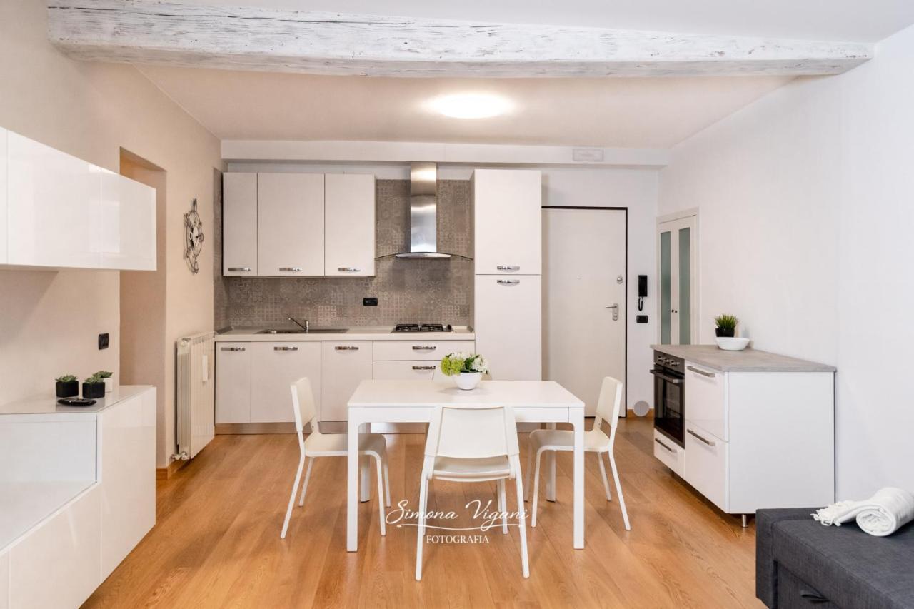 Feel At Home - Nel Cuore Di Lovere Bagian luar foto