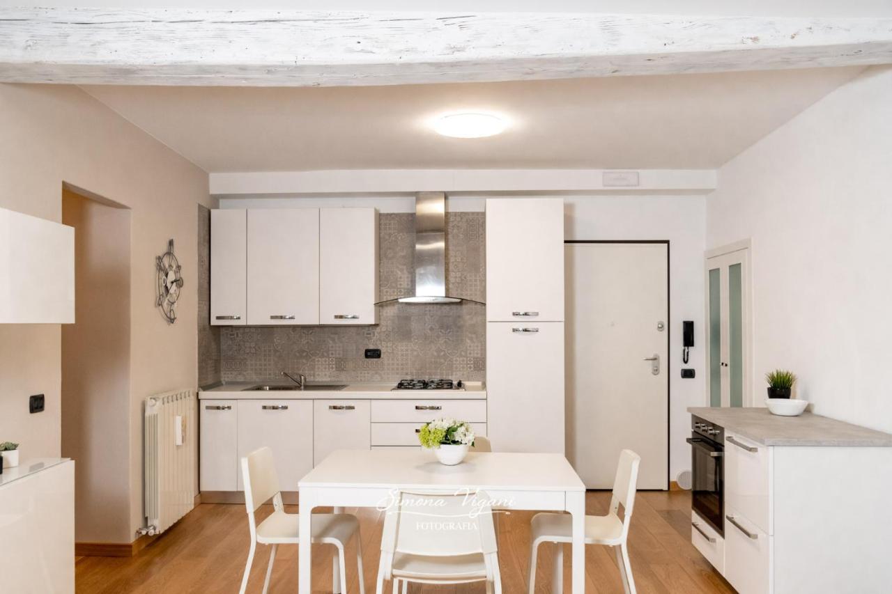 Feel At Home - Nel Cuore Di Lovere Bagian luar foto